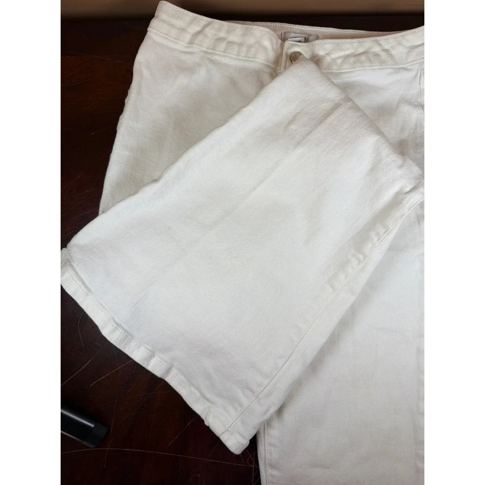 Forever 21 Premium White Flare Leg Jeans High Rise Size 28 Womens‎ Denim
